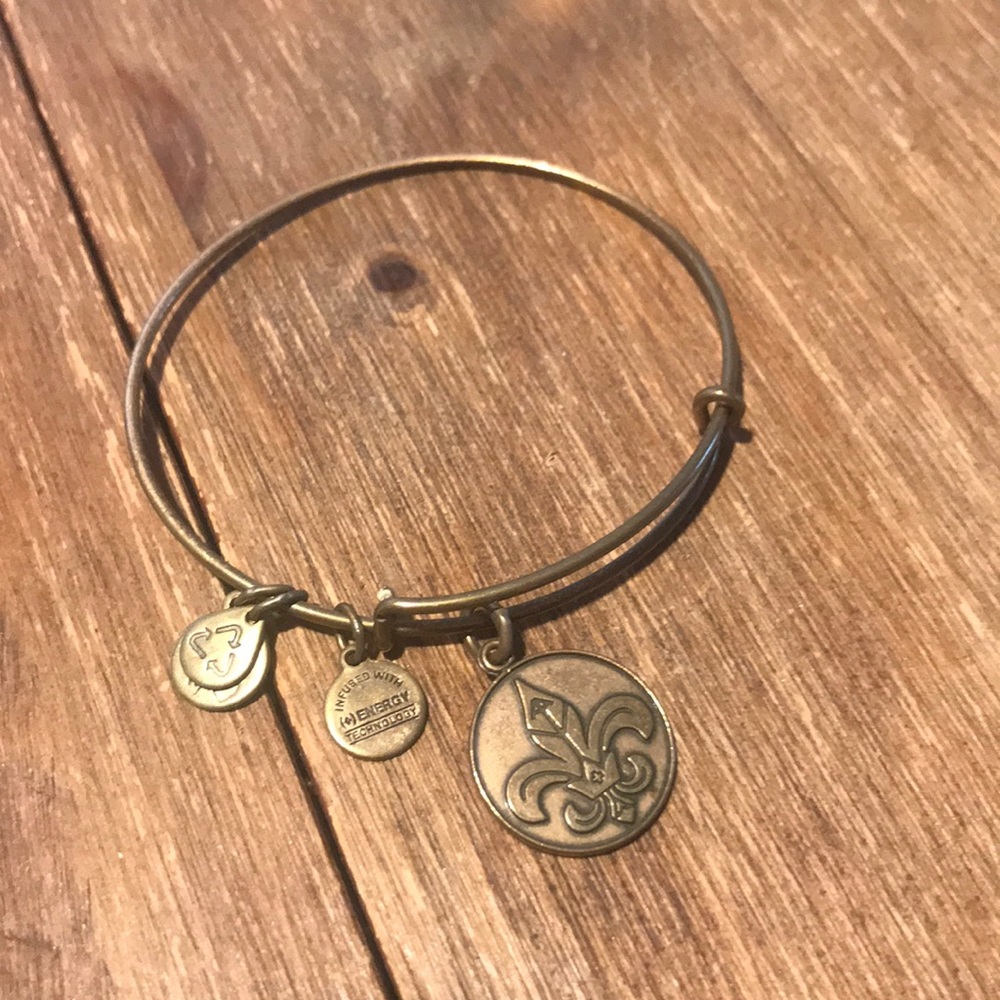 Cross Alex and Ani